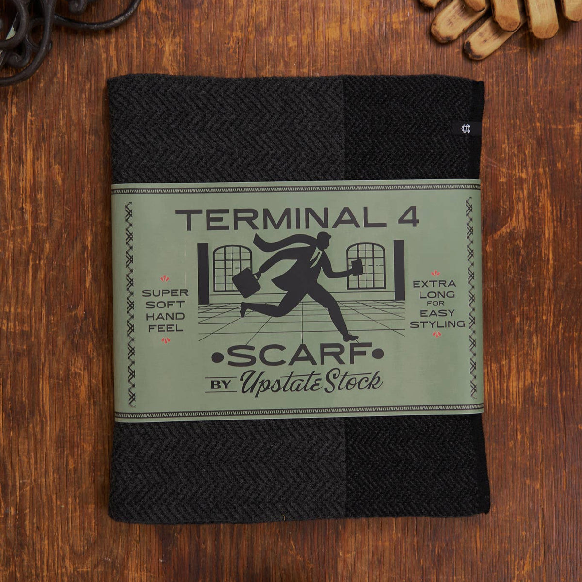 Terminal 4 Scarf in Black