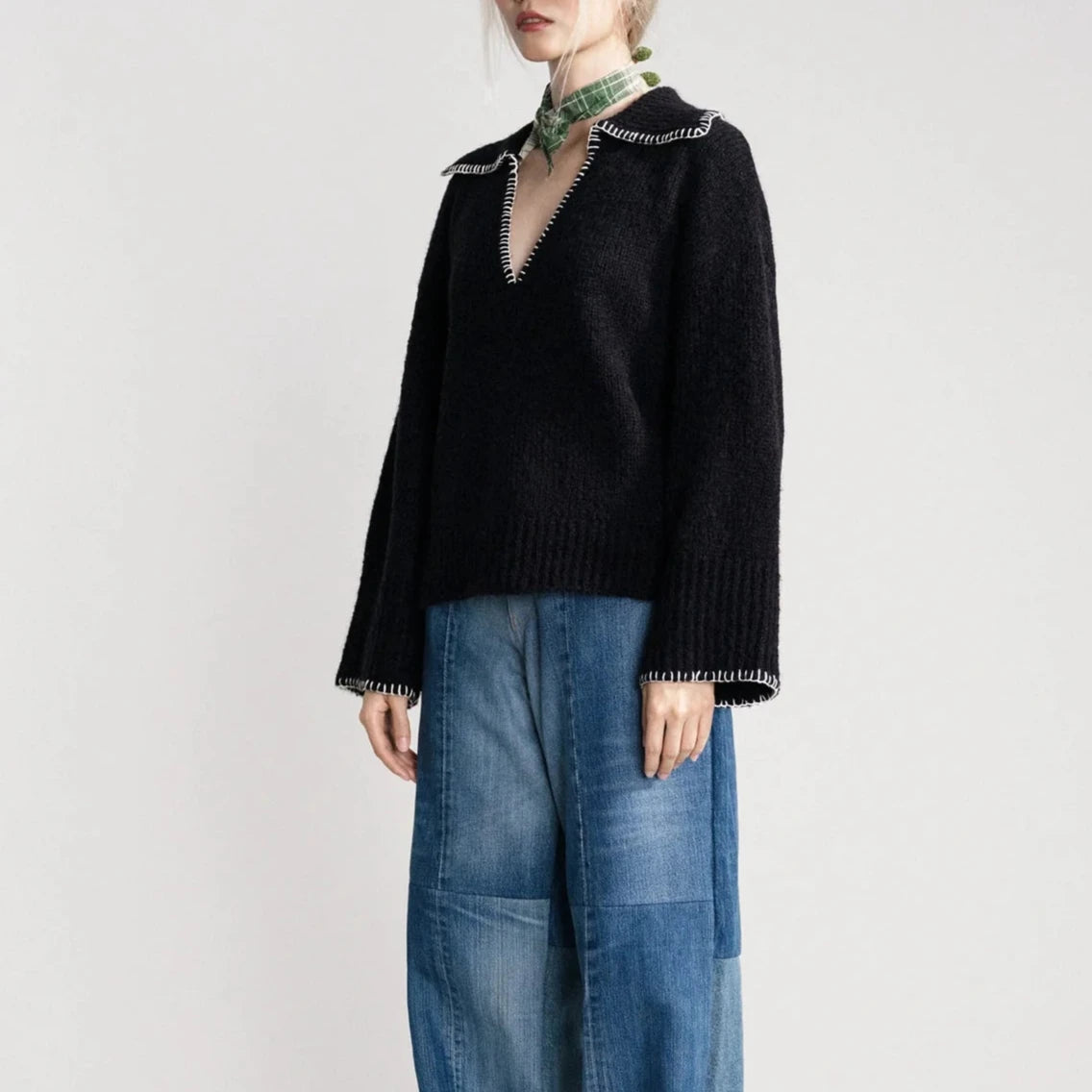 Gstaad Big Collar Pullover in Black