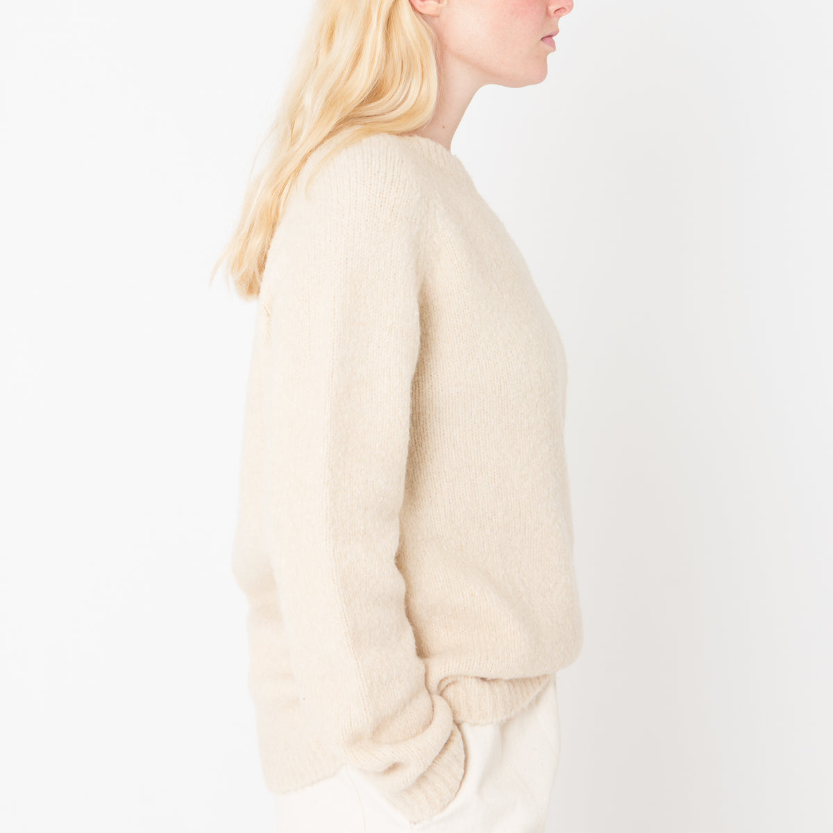 Chunky Crew Neck Pullover in Ivory Biege