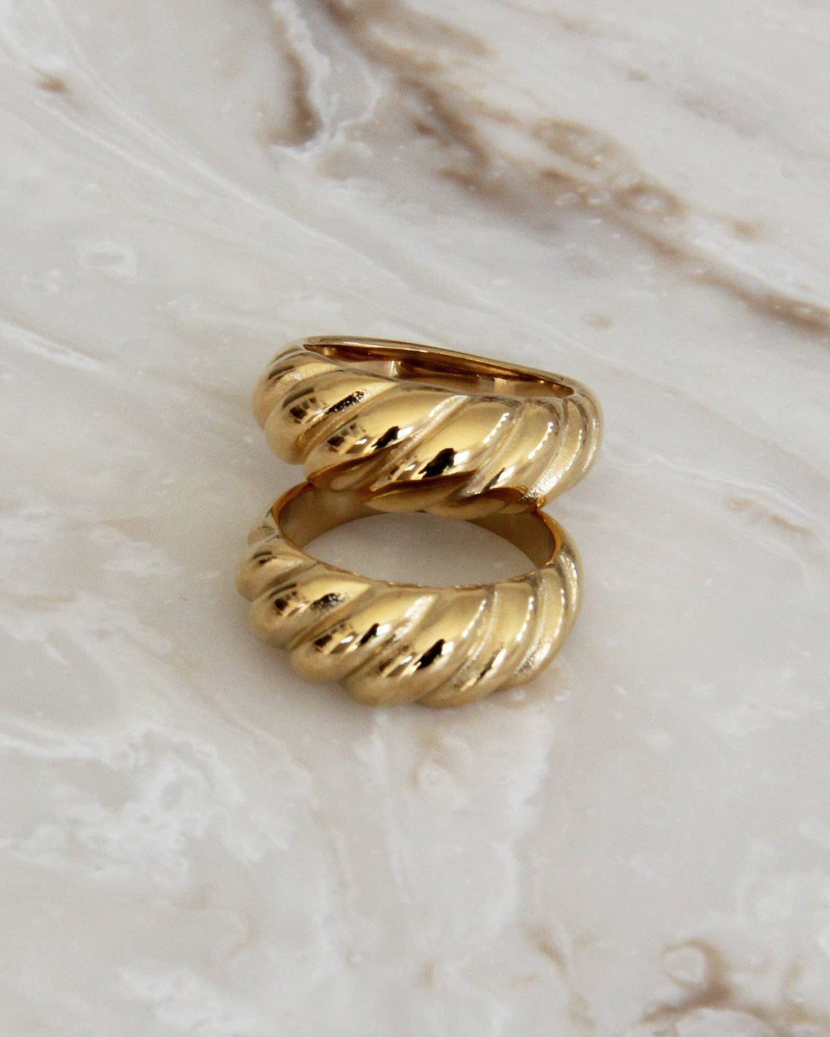Croissant Ring in Gold
