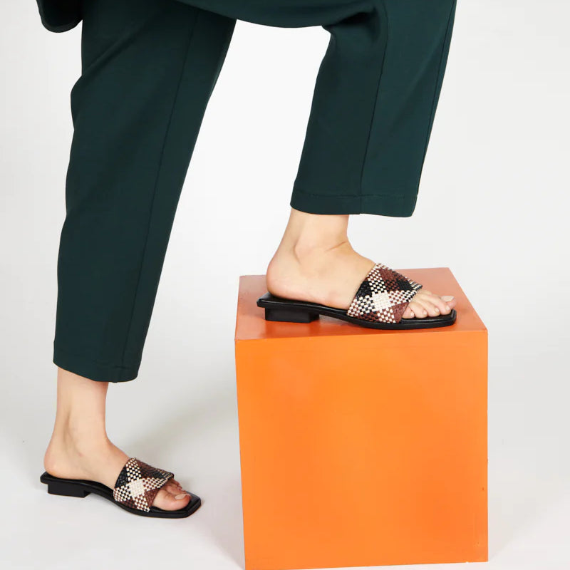 Anita Sandal