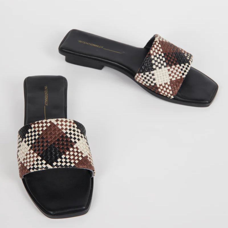 Anita Sandal