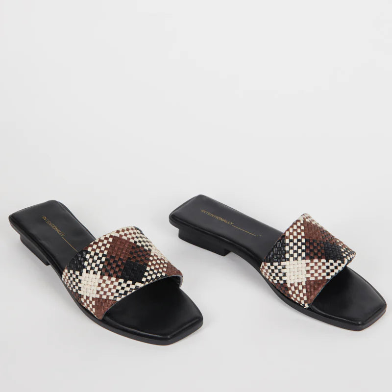 Anita Sandal
