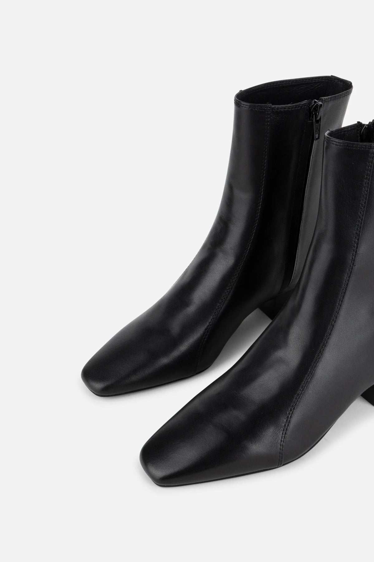 Combo Boot in Black