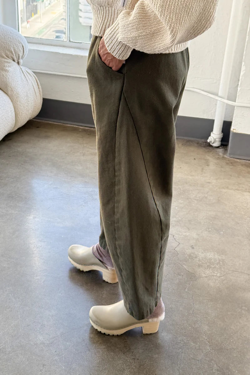 Arc Pants in Olive