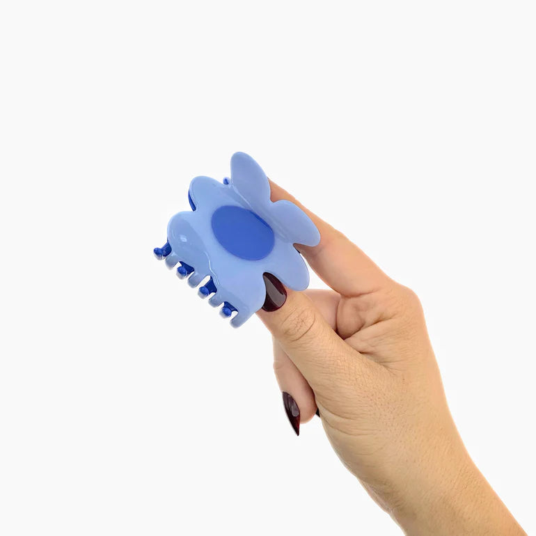 Flower Claw in Periwinkle Blue
