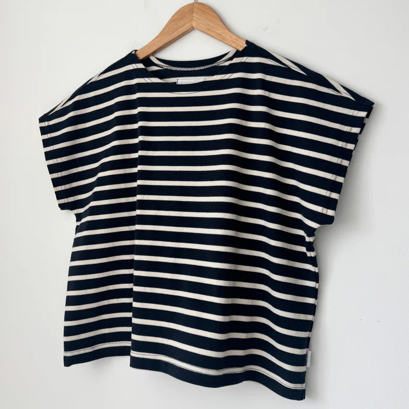 Manon Tee in White/Navy