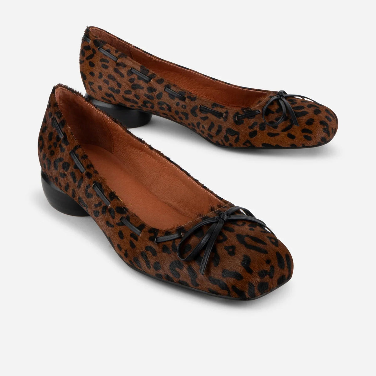 Sia Flat in Brown Cheetah