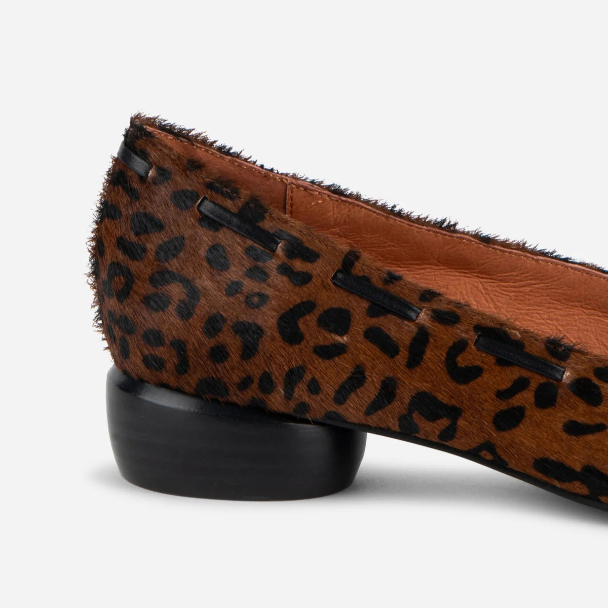 Sia Flat in Brown Cheetah
