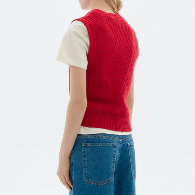 Kaia Knitted Vest in Red