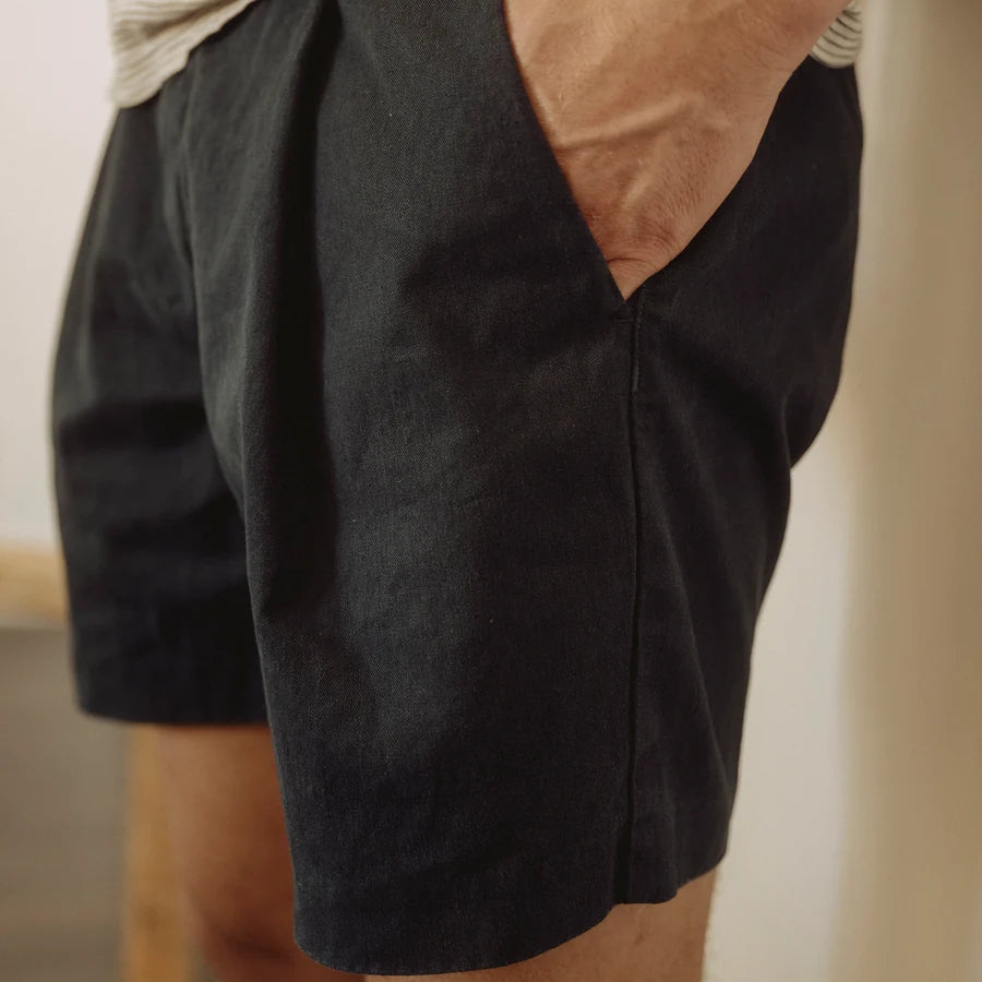 Twill Pleat Short in Navy