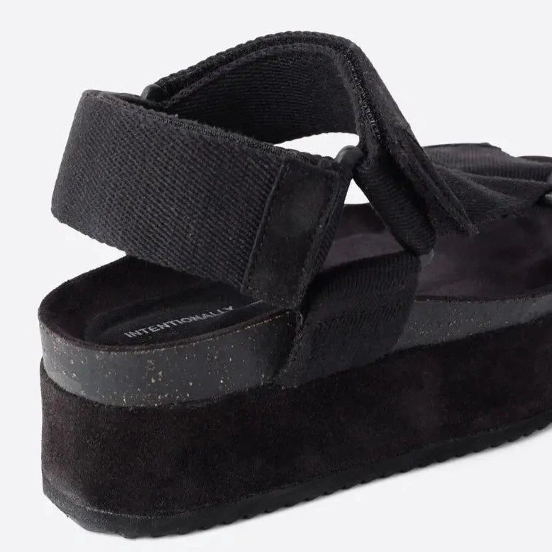 Zona Sandal in Black