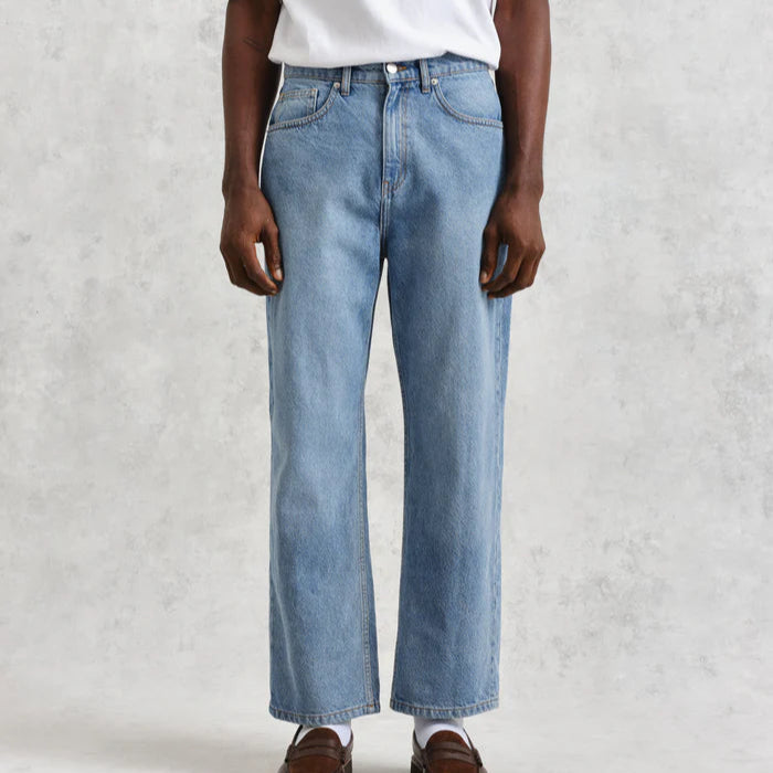 Loose Fit Jean in Light Wash