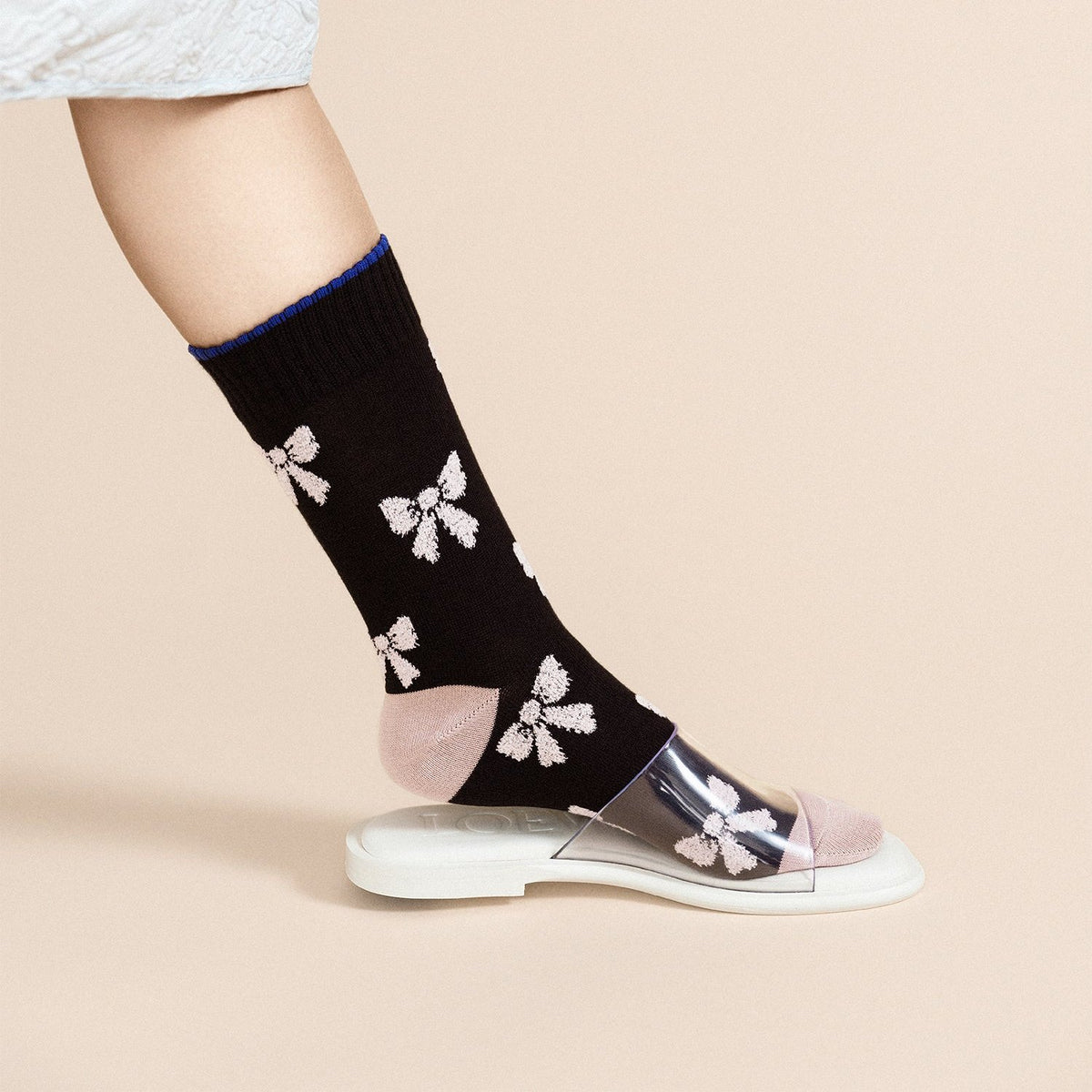 Boucle Bow Crew