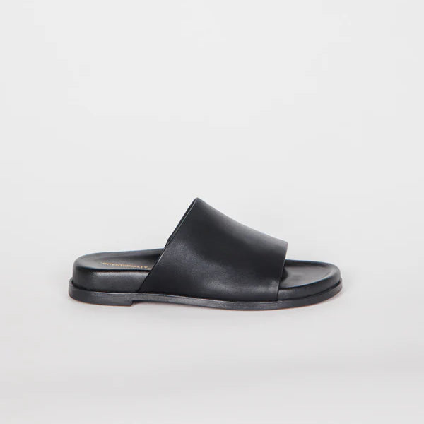 Pippy Sandal in Black