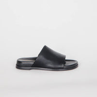 Pippy Sandal in Black