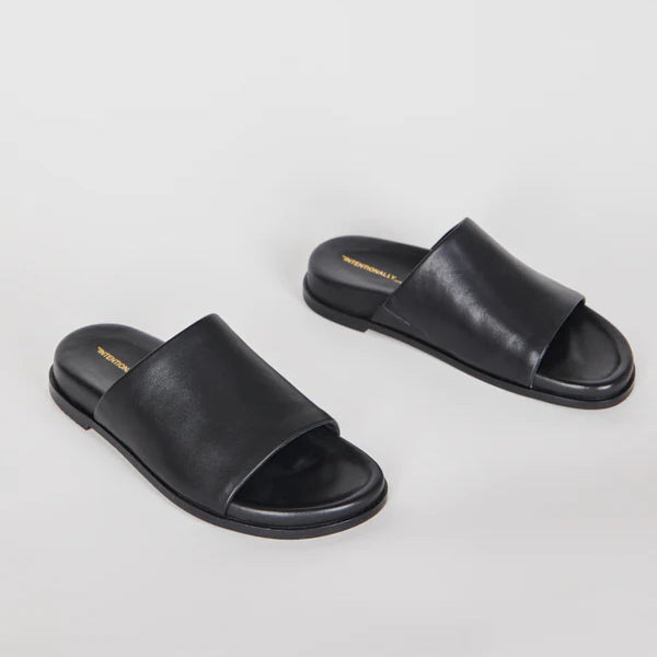 Pippy Sandal in Black