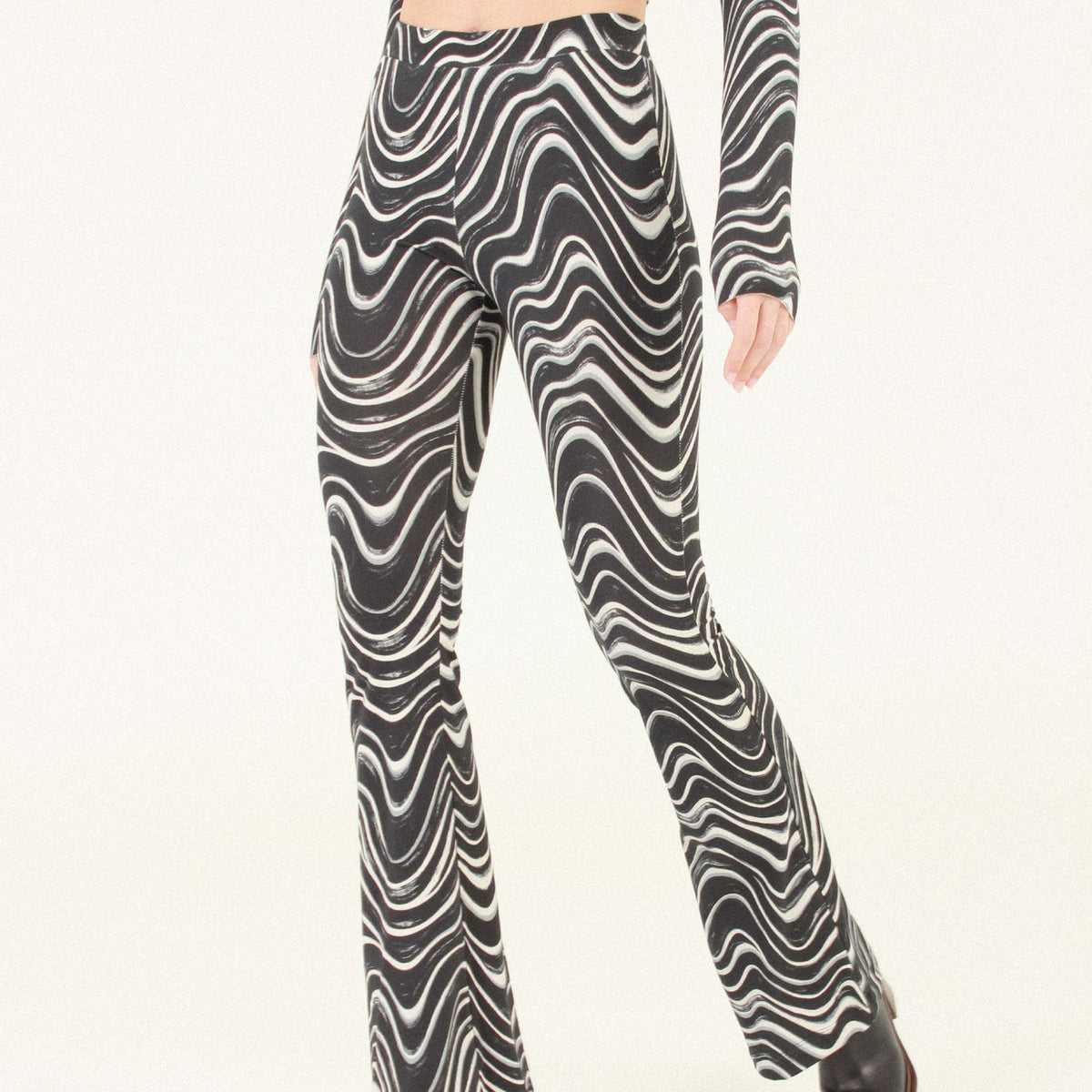 Leela Pants in Black Waves