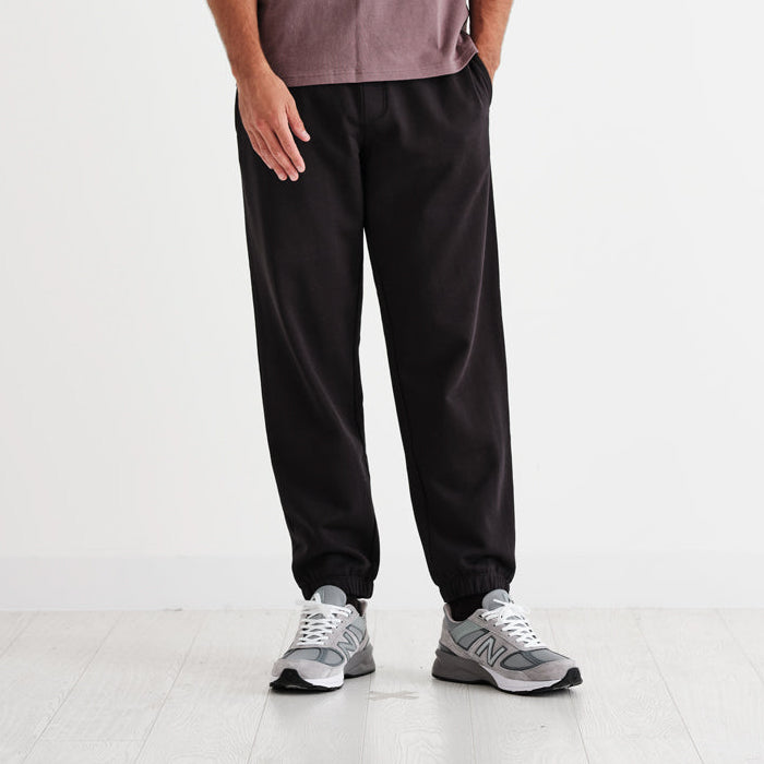 Eno Jogger in Black