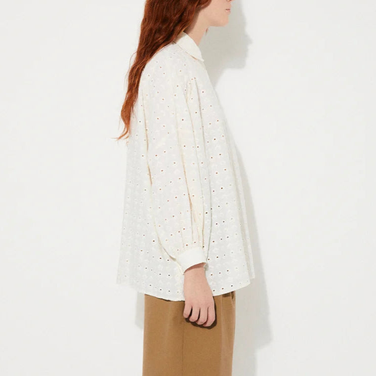 files/2534_CM_SEED_BEIGE_SHIRT_RITA_ROW_WOMAN_SS25_4.webp