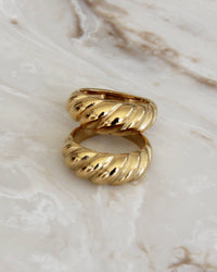 Croissant Ring in Gold