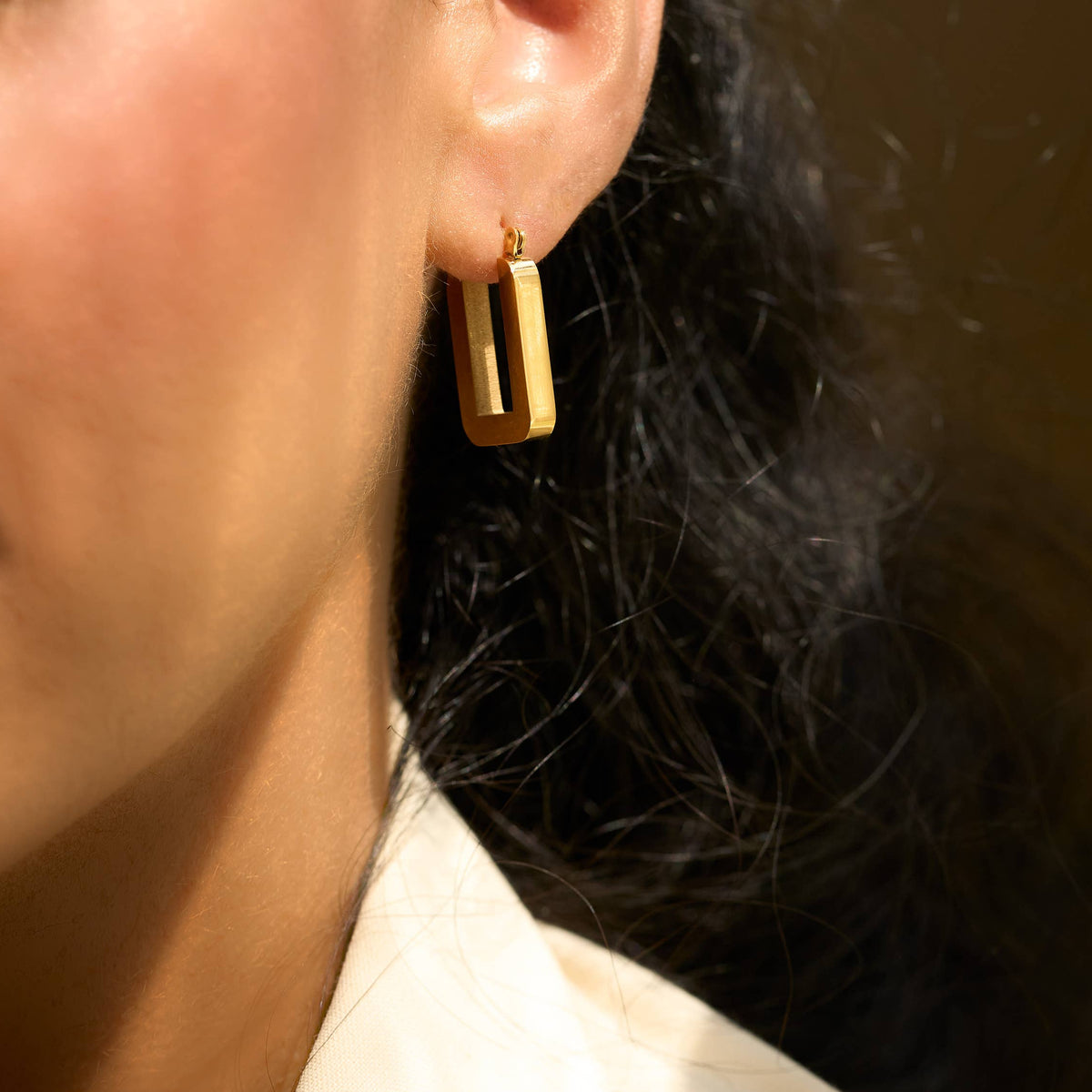 Corner Hoops in Gold
