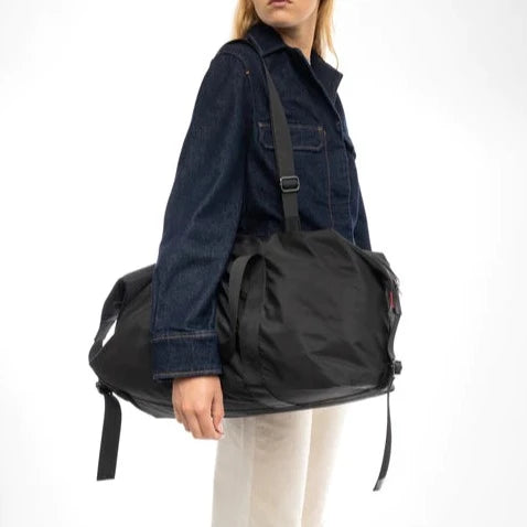 files/ALTA_MATTE_TWILL-Duffle-2303-058-021500-344_Paved_Black-1.webp