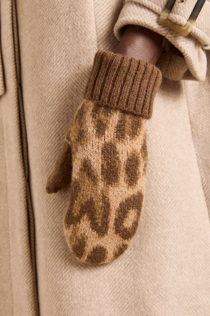 files/AW25-DM-2245-FLUFFYMITTENSINLEOPARD-2.webp
