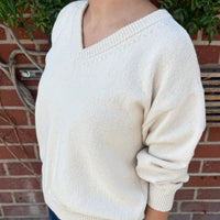 Abby Cotton V-Neck Sweater in Naturel