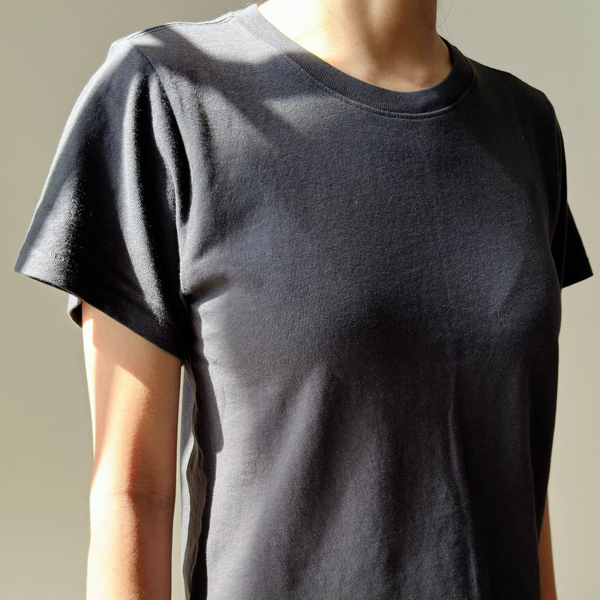 Airy Darling Tee in Carbon