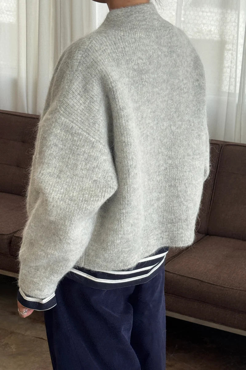 files/AlpacaZip_LtGrey_3.webp