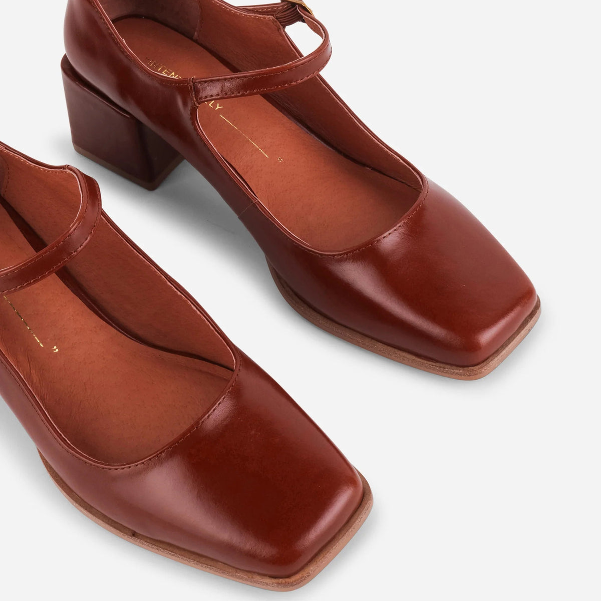 Christopher Mary Jane in Merlot