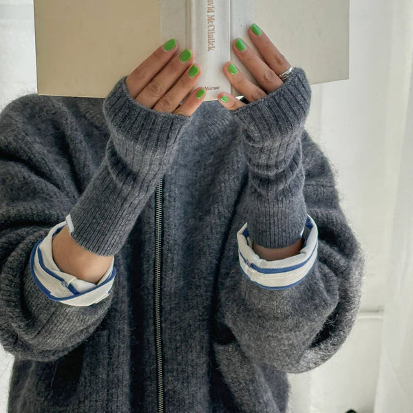 Cashmere Wrist Warmer in Charcoal