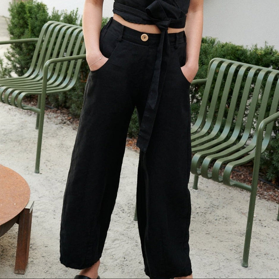 Frankie Pants in Black