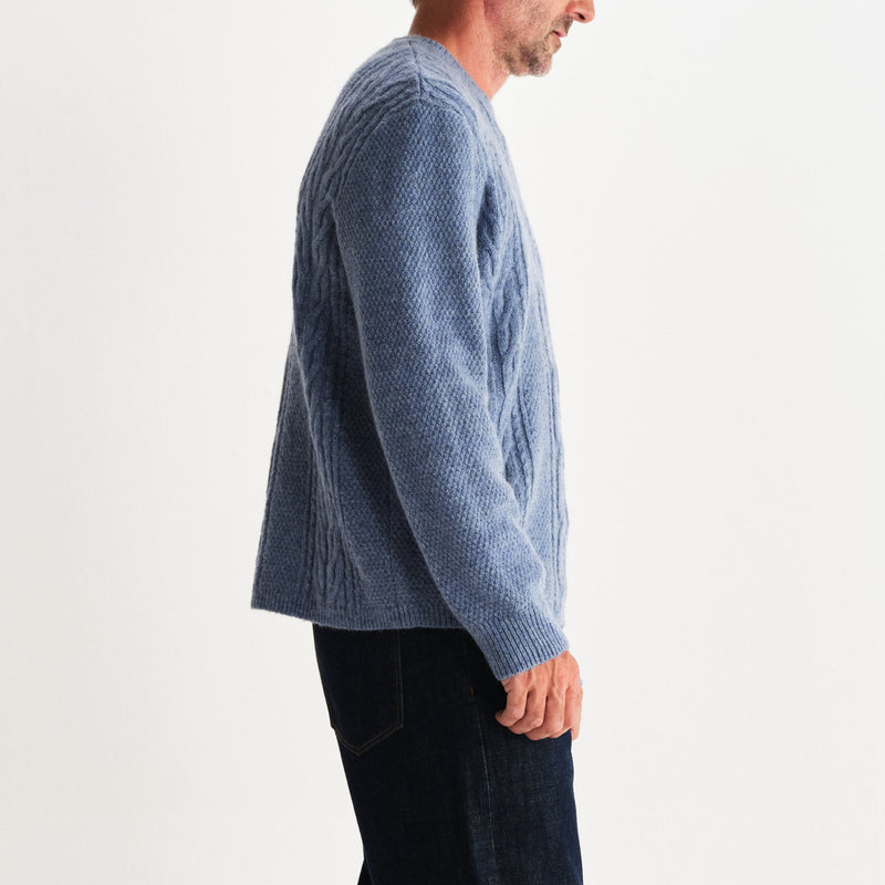 files/HYATTCREWBRUSHCABLELIGHTBLUE-ECOM-5.jpg