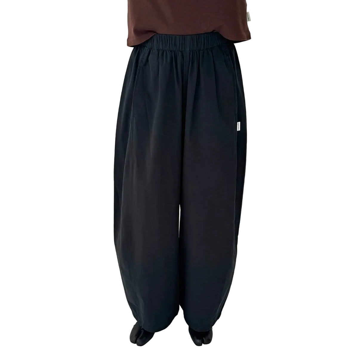 Parachute Pants in Black