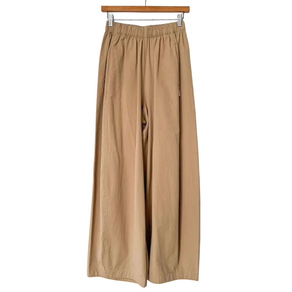 Parachute Pants in Khaki