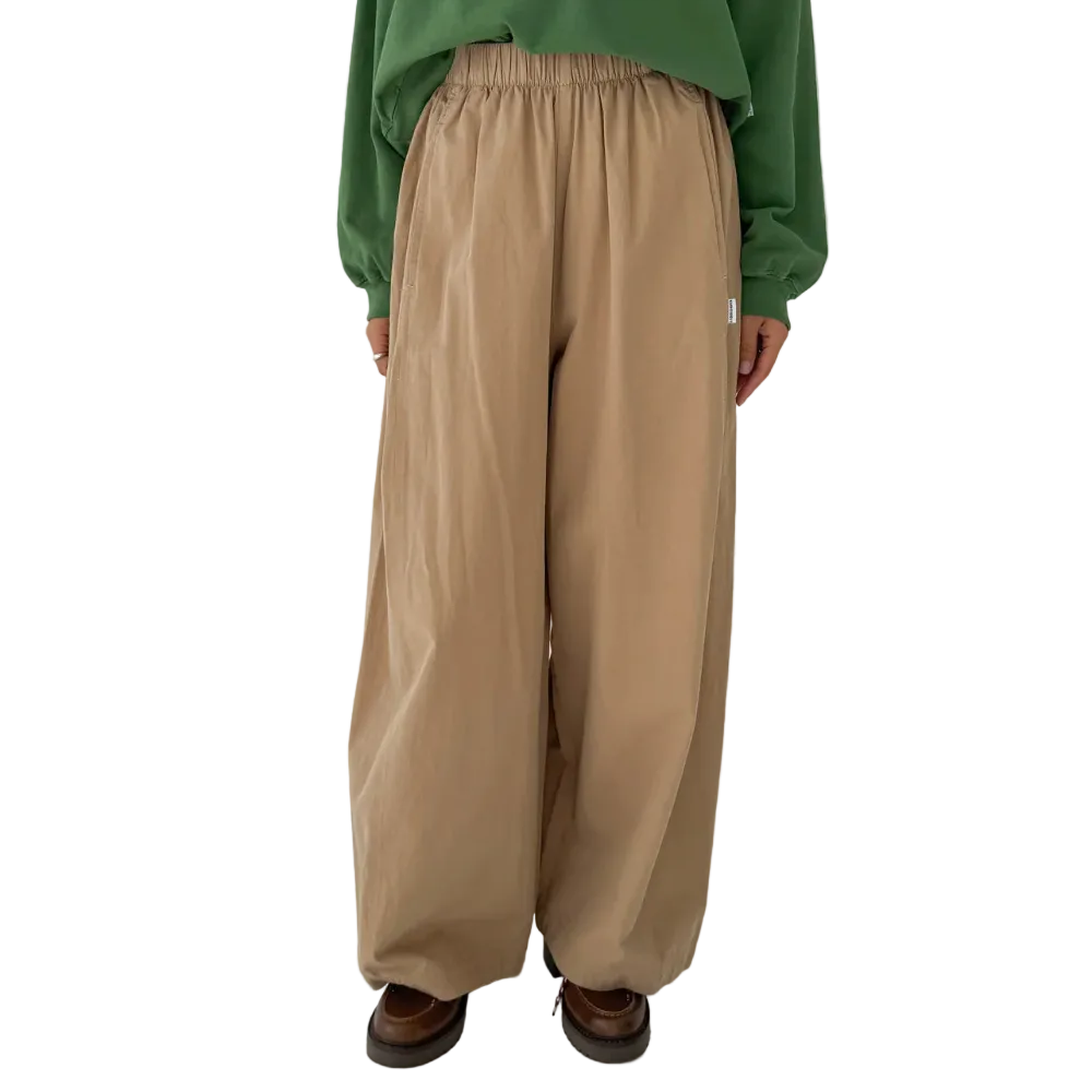 Parachute Pants in Khaki