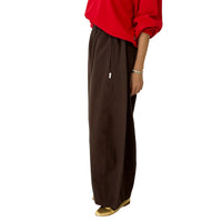 Parachute Pants in Dark Brown