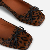 Sia Flat in Brown Cheetah