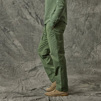 Twill Easy Chino in Surplus