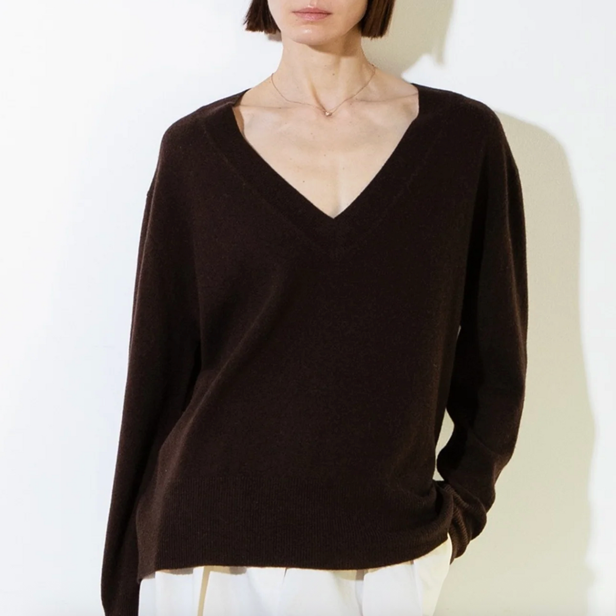Oversized V-Neck in Brown