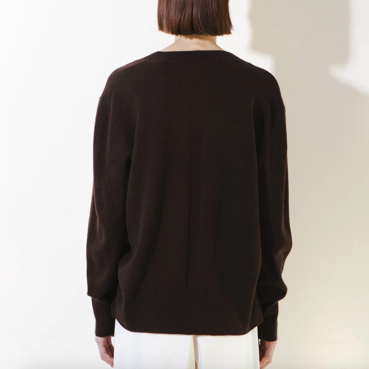 Oversized V-Neck in Brown