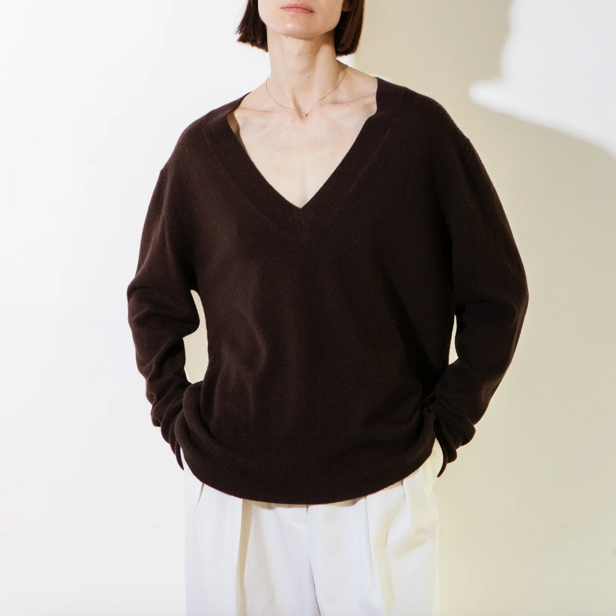 Oversized V-Neck in Brown