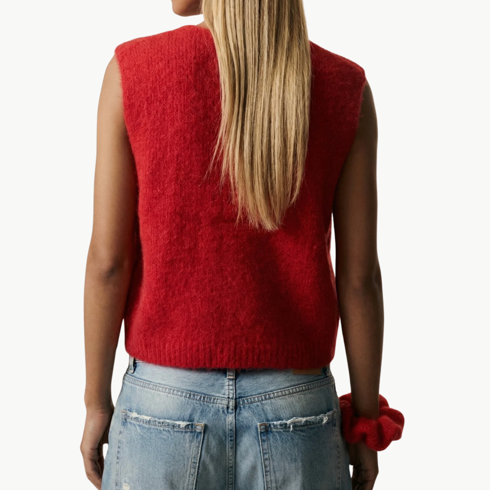 Telma Vest in Lipstick Red