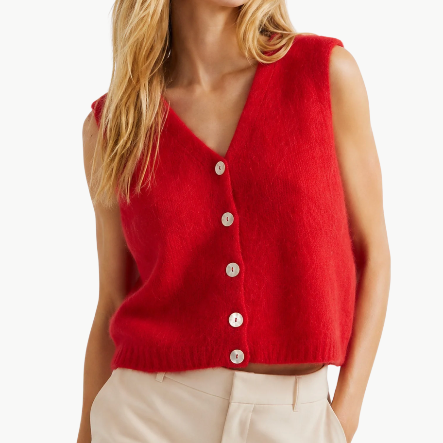Telma Vest in Lipstick Red