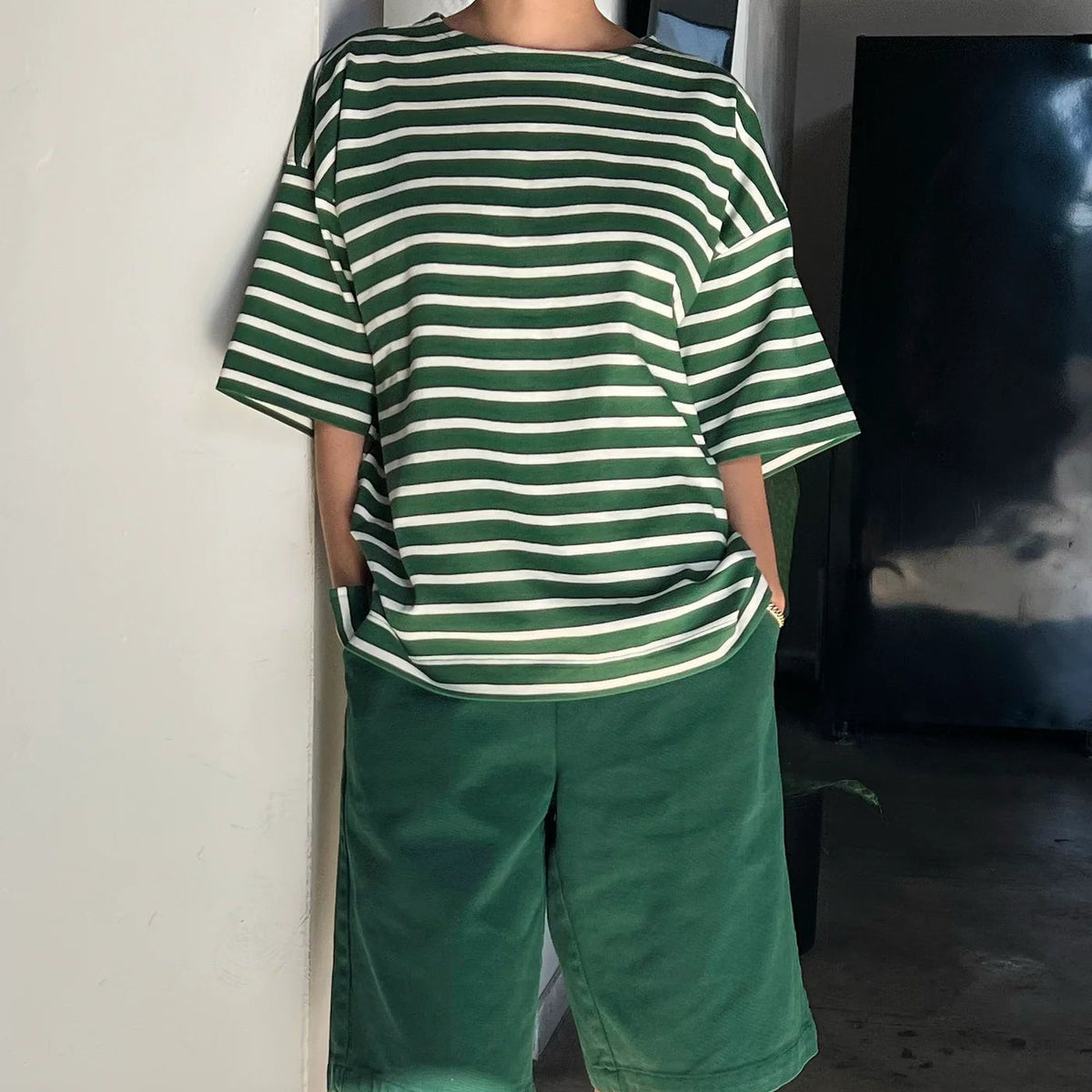 Voyage Tee in White/Pine Stripe