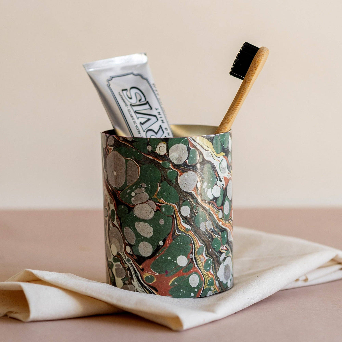 Everything Pot - The Art of Marbling