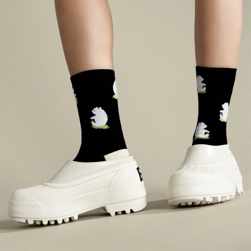 files/hfb_112505_touch_your_toes_crew_black-2157.webp