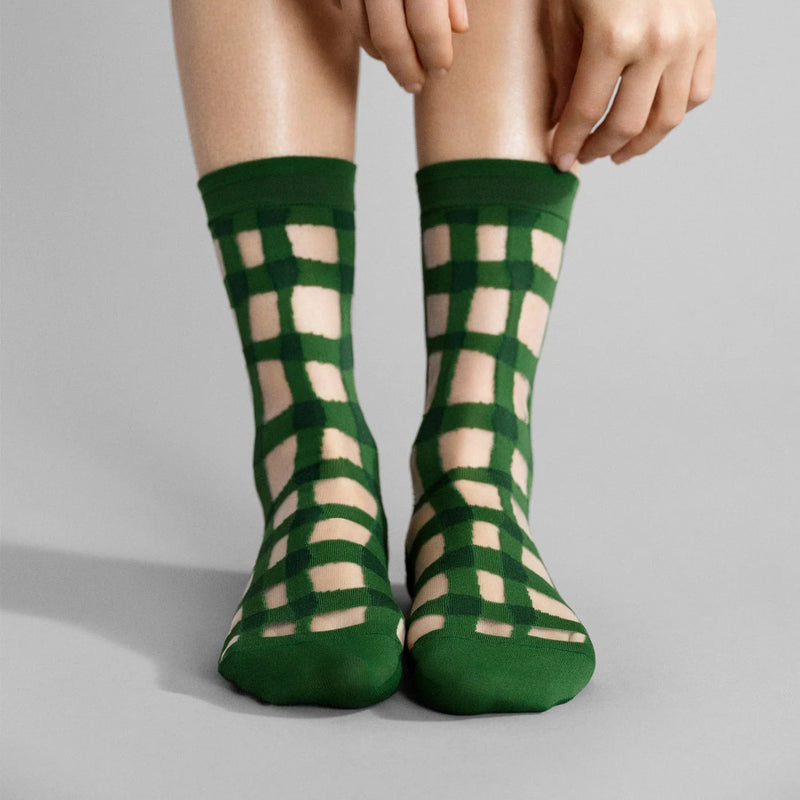 files/hfb_112811_googly_gingham_sheer_crew_green-3770_new.webp